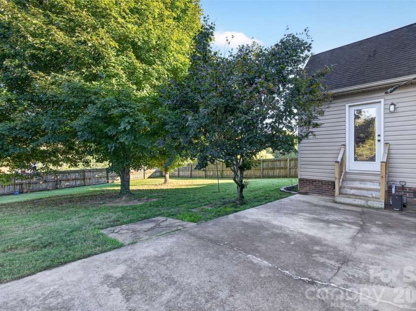 125 Round Tuit Lane, Mt Ulla, NC 28125.  MLS# CAR4433640, YatesRealty ID 56968. 