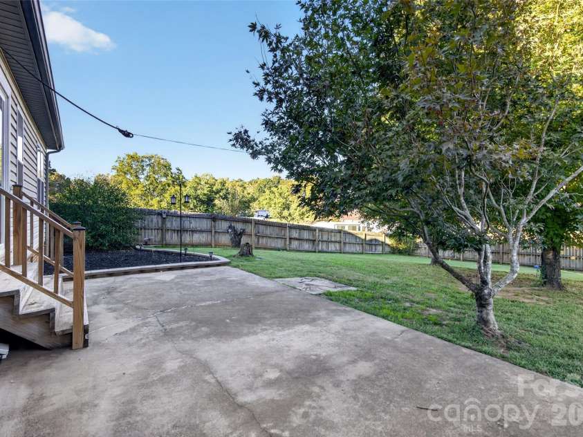 125 Round Tuit Lane, Mt Ulla, NC 28125.  MLS# CAR4433640, YatesRealty ID 56968. 