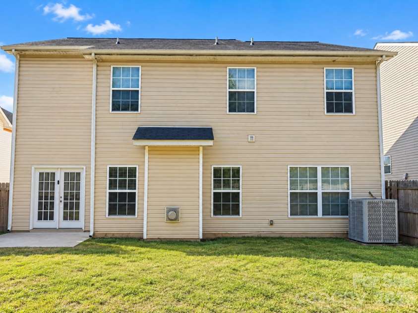 964 Sundance Drive, Gastonia, NC 28054.  MLS# CAR4433643, YatesRealty ID 56969. 