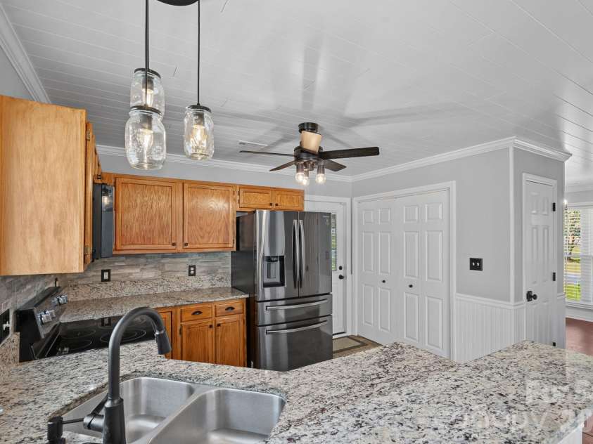 8004 Rachel Court, Waxhaw, NC 28173.  MLS# CAR4433467, YatesRealty ID 56972. 