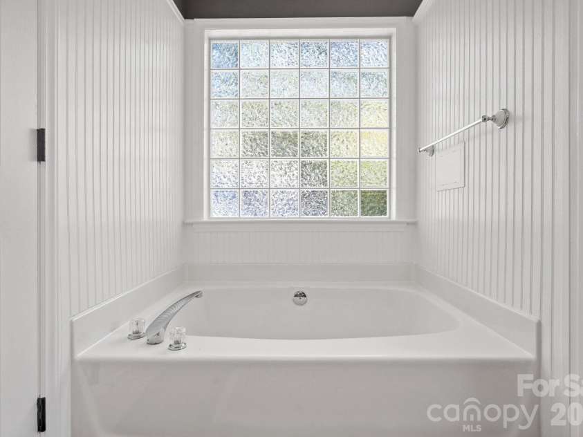 8004 Rachel Court, Waxhaw, NC 28173.  MLS# CAR4433467, YatesRealty ID 56972. 