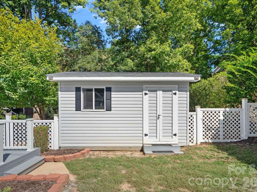8004 Rachel Court, Waxhaw, NC 28173.  MLS# CAR4433467, YatesRealty ID 56972. 