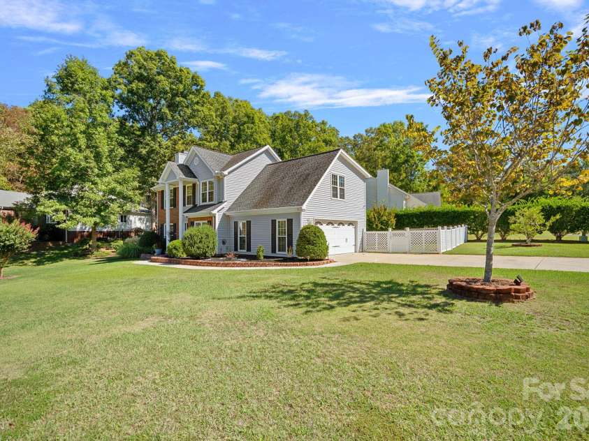 8004 Rachel Court, Waxhaw, NC 28173.  MLS# CAR4433467, YatesRealty ID 56972. 