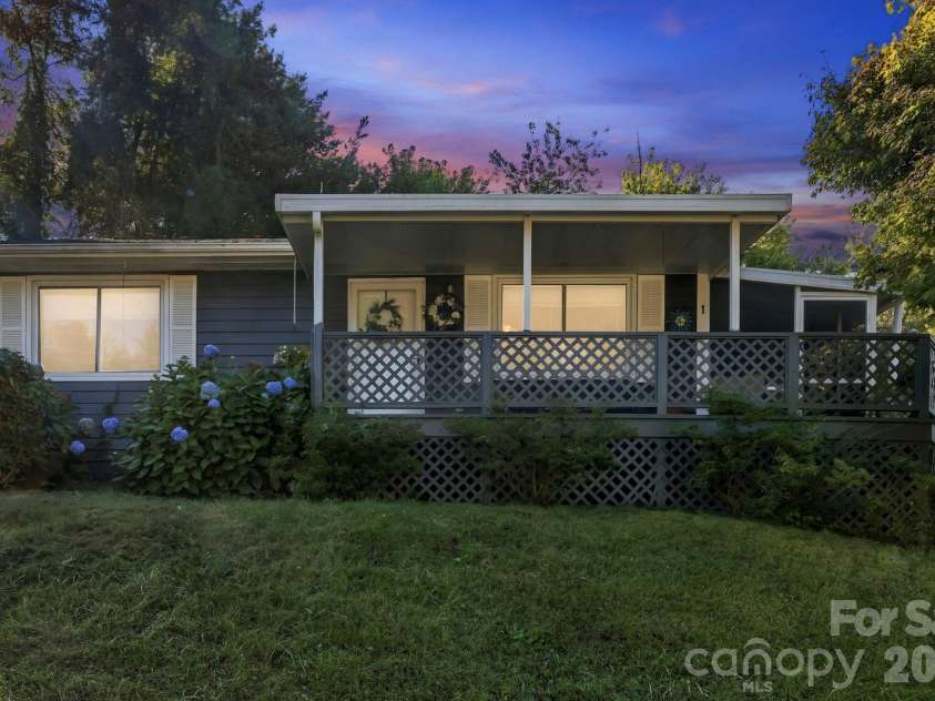1 Martin Luther King Jr Drive, Asheville, NC 28801.  MLS# CAR4433491, YatesRealty ID 56974. 