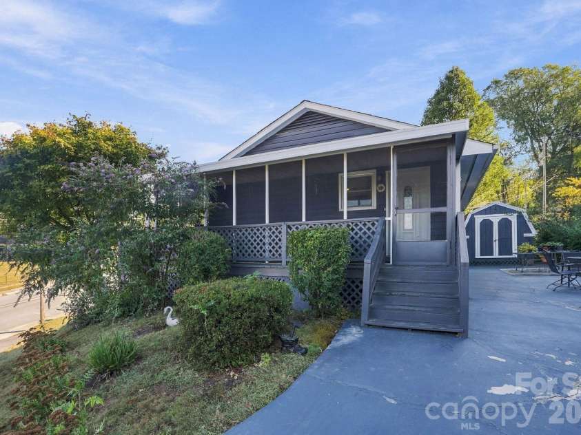 1 Martin Luther King Jr Drive, Asheville, NC 28801.  MLS# CAR4433491, YatesRealty ID 56974. 