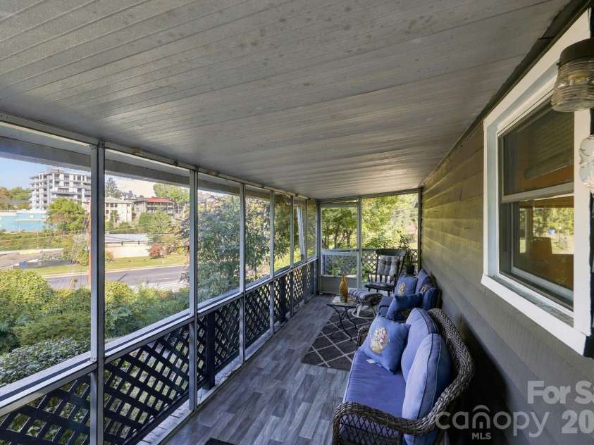 1 Martin Luther King Jr Drive, Asheville, NC 28801.  MLS# CAR4433491, YatesRealty ID 56974. 