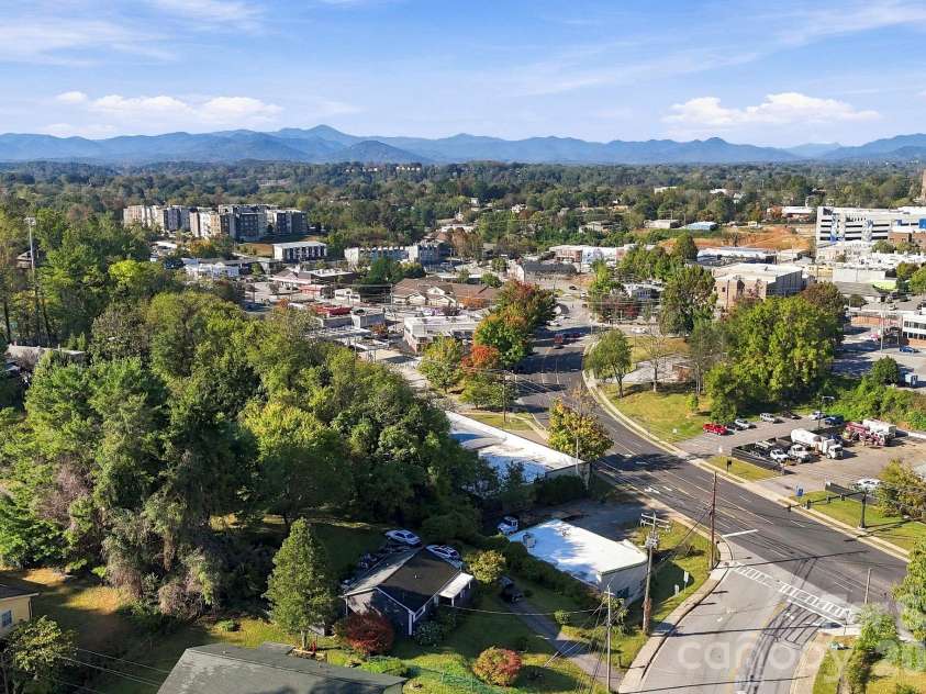 1 Martin Luther King Jr Drive, Asheville, NC 28801.  MLS# CAR4433491, YatesRealty ID 56974. 