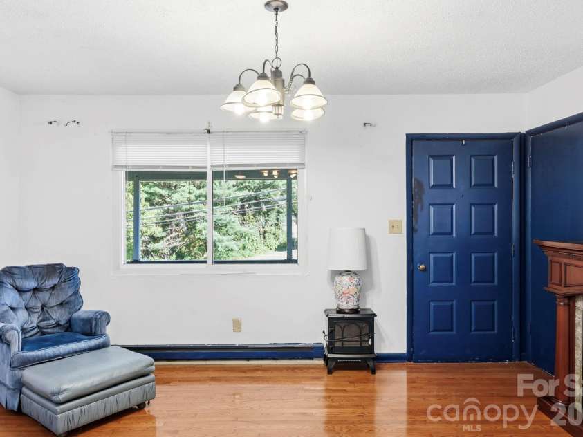1 Martin Luther King Jr Drive, Asheville, NC 28801.  MLS# CAR4433491, YatesRealty ID 56974. 