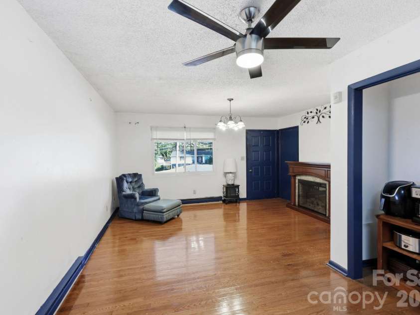1 Martin Luther King Jr Drive, Asheville, NC 28801.  MLS# CAR4433491, YatesRealty ID 56974. 