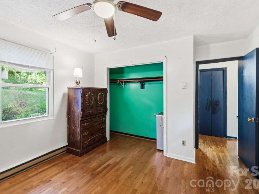1 Martin Luther King Jr Drive, Asheville, NC 28801.  MLS# CAR4433491, YatesRealty ID 56974. 