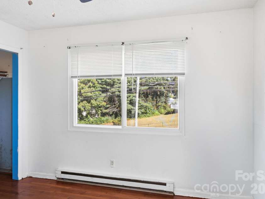 1 Martin Luther King Jr Drive, Asheville, NC 28801.  MLS# CAR4433491, YatesRealty ID 56974. 