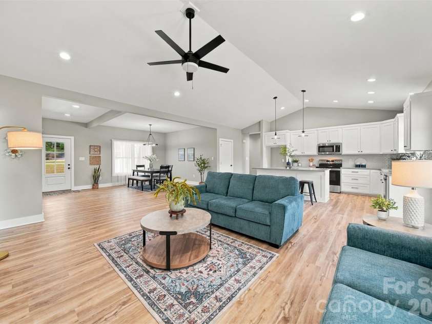 2151 Piper Ridge Drive, Lenoir, NC 28645.  MLS# CAR4433320, YatesRealty ID 56975. 