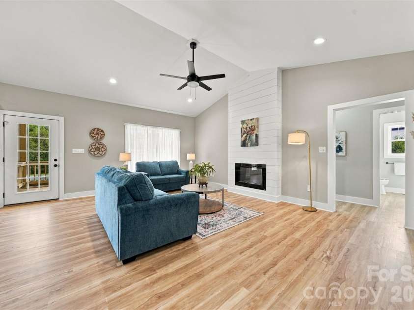 2151 Piper Ridge Drive, Lenoir, NC 28645.  MLS# CAR4433320, YatesRealty ID 56975. 