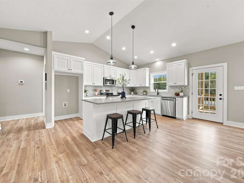 2151 Piper Ridge Drive, Lenoir, NC 28645.  MLS# CAR4433320, YatesRealty ID 56975. 