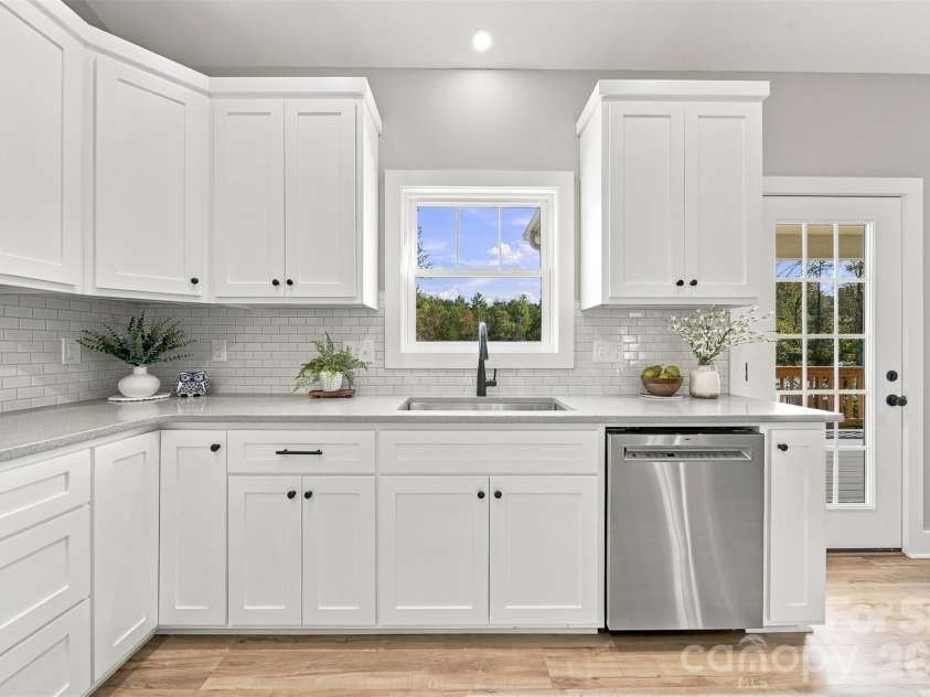 2151 Piper Ridge Drive, Lenoir, NC 28645.  MLS# CAR4433320, YatesRealty ID 56975. 