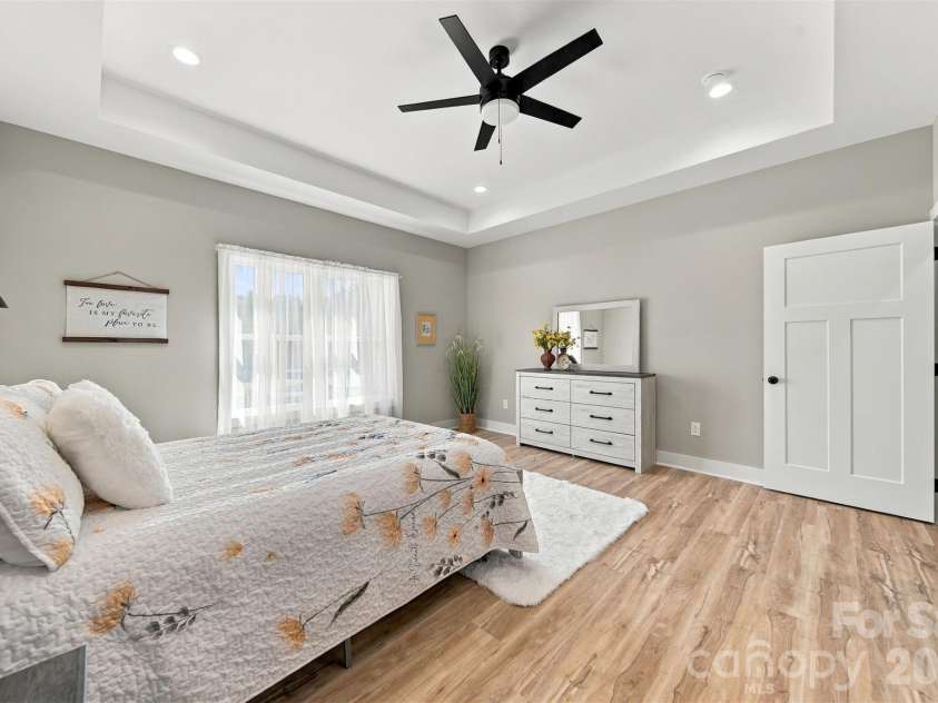 2151 Piper Ridge Drive, Lenoir, NC 28645.  MLS# CAR4433320, YatesRealty ID 56975. 