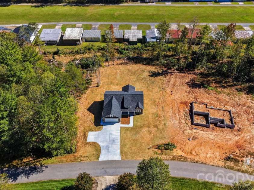 2151 Piper Ridge Drive, Lenoir, NC 28645.  MLS# CAR4433320, YatesRealty ID 56975. 