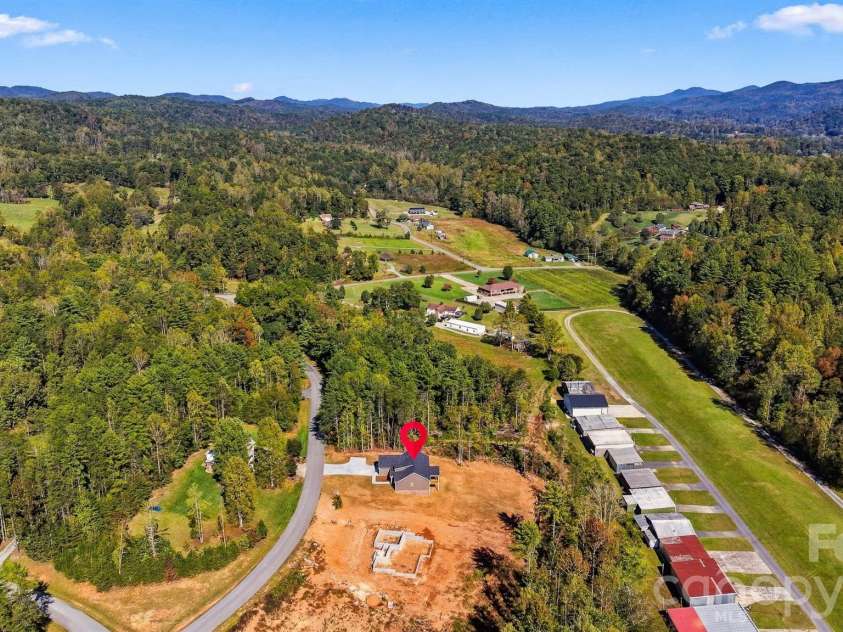 2151 Piper Ridge Drive, Lenoir, NC 28645.  MLS# CAR4433320, YatesRealty ID 56975. 
