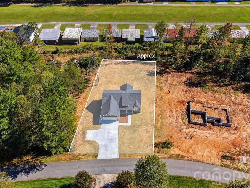 2151 Piper Ridge Drive, Lenoir, NC 28645.  MLS# CAR4433320, YatesRealty ID 56975. 