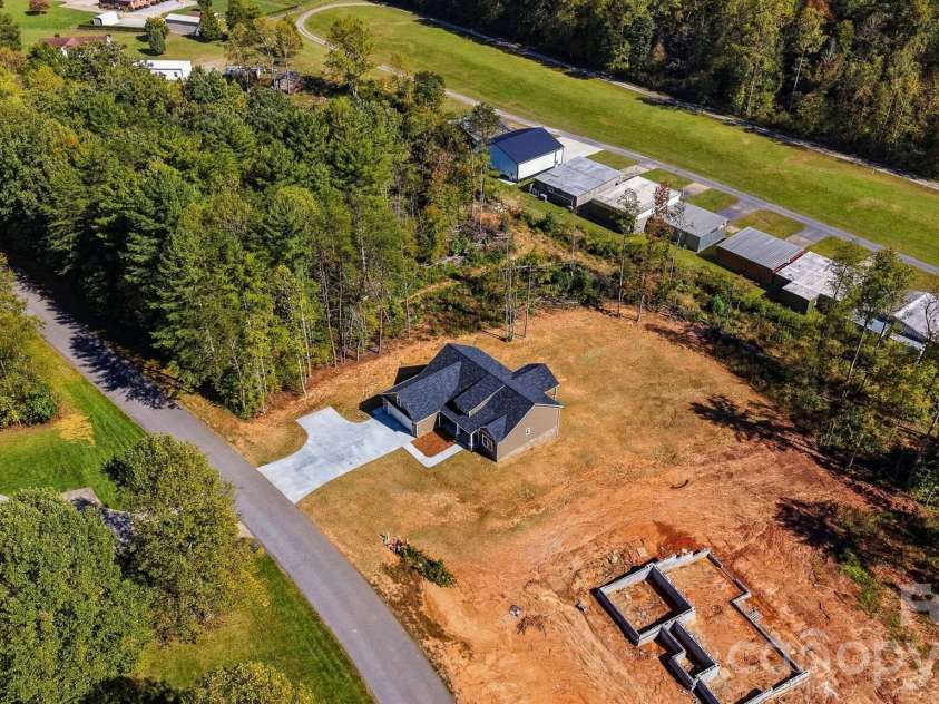 2151 Piper Ridge Drive, Lenoir, NC 28645.  MLS# CAR4433320, YatesRealty ID 56975. 