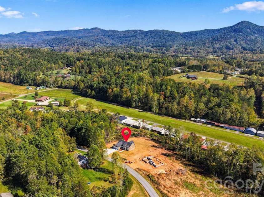 2151 Piper Ridge Drive, Lenoir, NC 28645.  MLS# CAR4433320, YatesRealty ID 56975. 