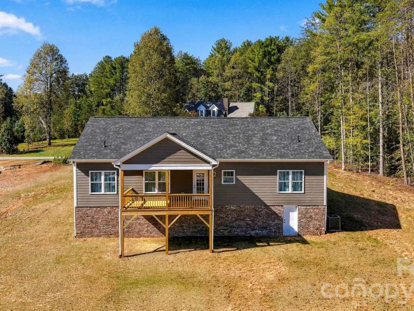 2151 Piper Ridge Drive, Lenoir, NC 28645.  MLS# CAR4433320, YatesRealty ID 56975. 