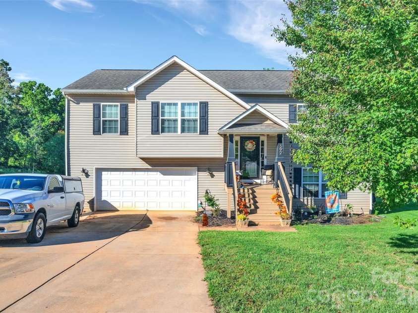 392 Lone Tree Lane, Clover, SC 29710.  MLS# CAR4433235, YatesRealty ID 56980. 