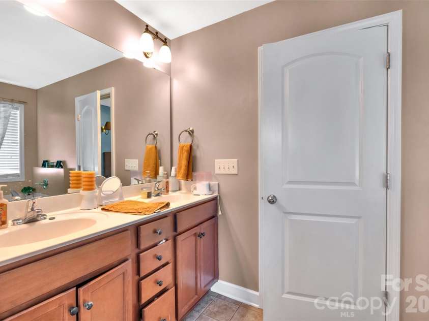392 Lone Tree Lane, Clover, SC 29710.  MLS# CAR4433235, YatesRealty ID 56980. 