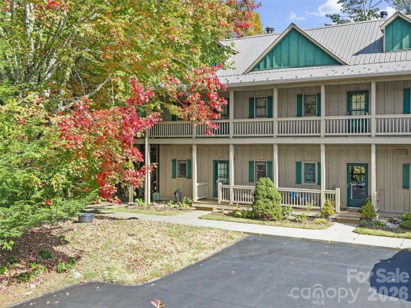 2521 Wolf Laurel Road, Mars Hill, NC 28754.  MLS# CAR4432909, YatesRealty ID 56984. Easy first floor access from parking lot