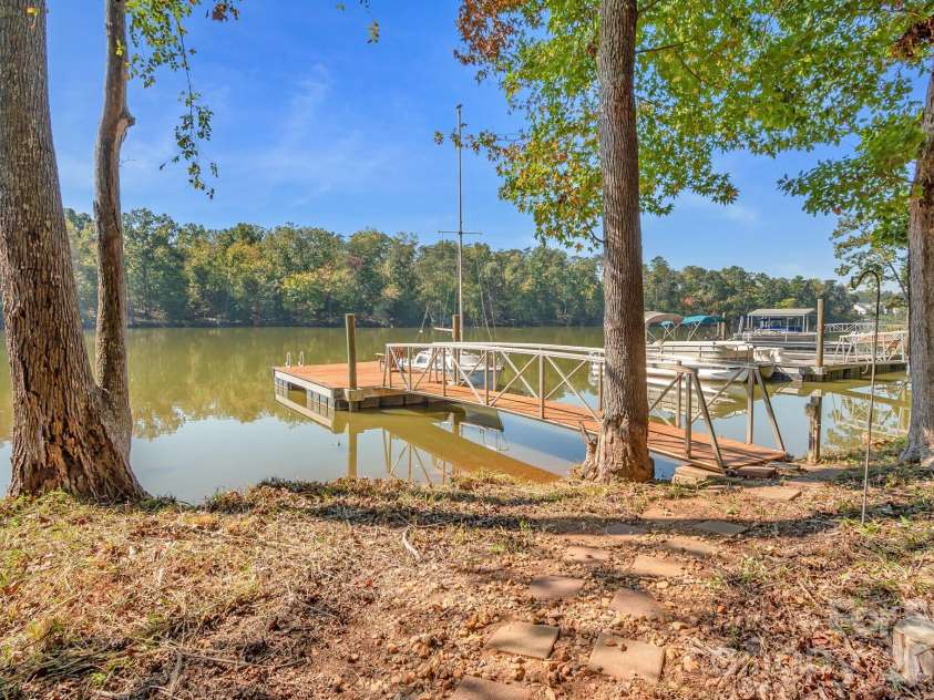 25502 Seagull Drive, Lancaster, SC 29720.  MLS# CAR4432495, YatesRealty ID 56987. 