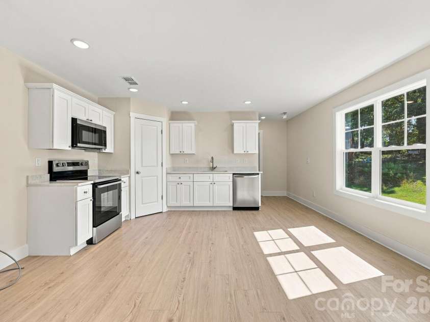 808 4th Street, Albemarle, NC 28001.  MLS# CAR4432385, YatesRealty ID 56988. 