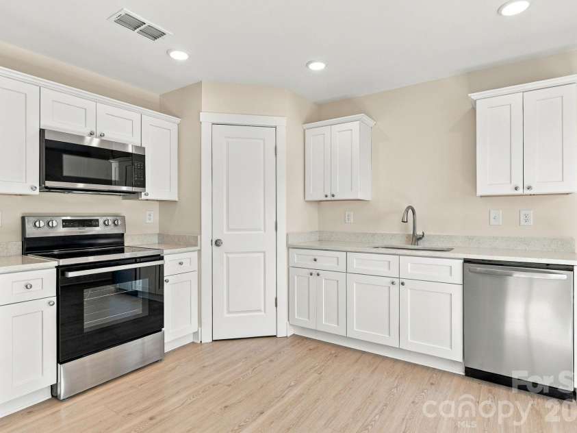 808 4th Street, Albemarle, NC 28001.  MLS# CAR4432385, YatesRealty ID 56988. 