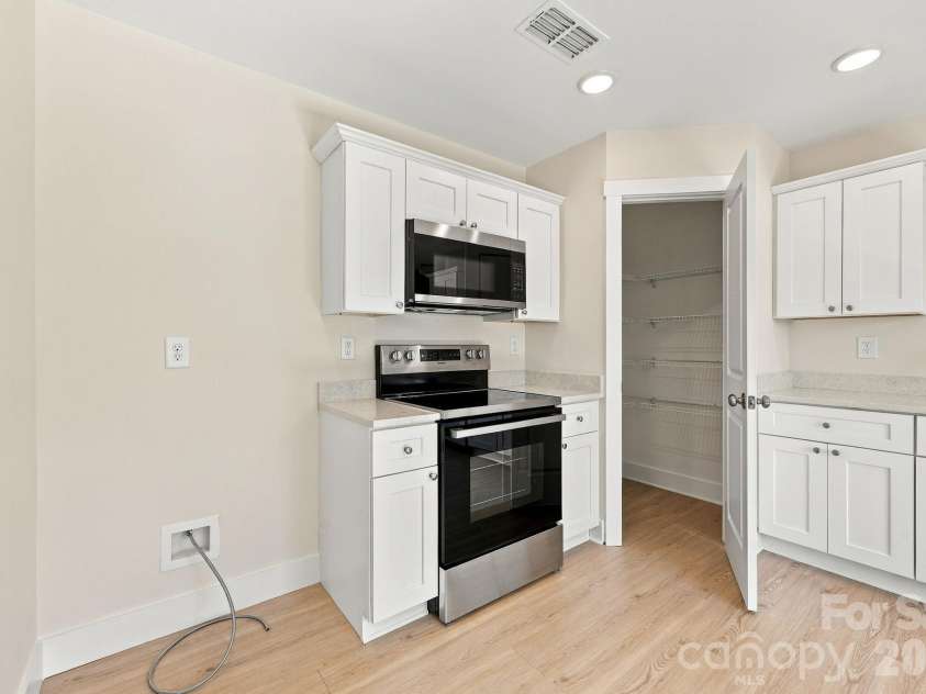 808 4th Street, Albemarle, NC 28001.  MLS# CAR4432385, YatesRealty ID 56988. 