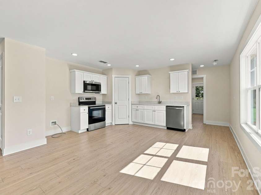 808 4th Street, Albemarle, NC 28001.  MLS# CAR4432385, YatesRealty ID 56988. Kitchen/Dining Area