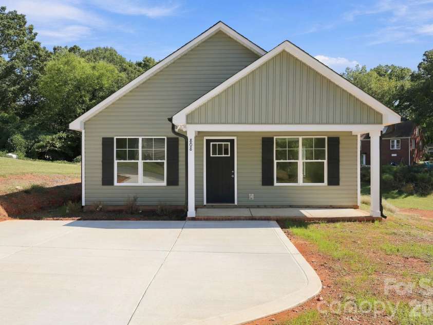 808 4th Street, Albemarle, NC 28001.  MLS# CAR4432385, YatesRealty ID 56988. Welcome Home!
