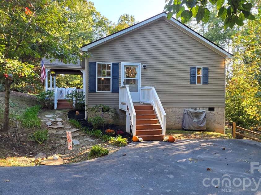 52 Enochs Way Way, Fletcher, NC 28732.  MLS# CAR4432358, YatesRealty ID 56989. Side access to your home.