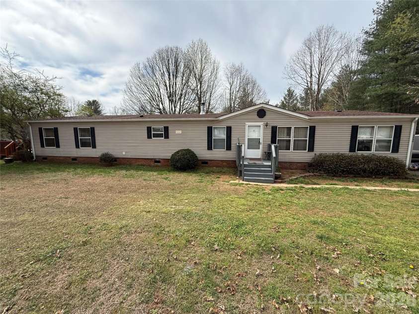 2423 Stones Throw Court, Lenoir, NC 28645.  MLS# CAR4333338, YatesRealty ID 5699. 