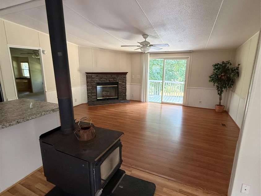 2423 Stones Throw Court, Lenoir, NC 28645.  MLS# CAR4333338, YatesRealty ID 5699. Den area 
