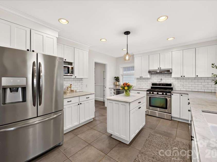 2814 Virginia Avenue, Charlotte, NC 28205.  MLS# CAR4432072, YatesRealty ID 56991. 