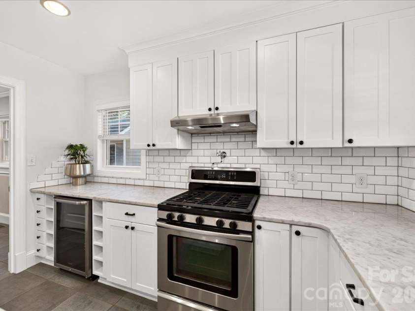 2814 Virginia Avenue, Charlotte, NC 28205.  MLS# CAR4432072, YatesRealty ID 56991. 