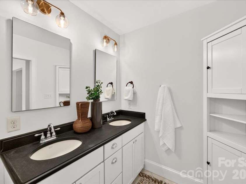 2814 Virginia Avenue, Charlotte, NC 28205.  MLS# CAR4432072, YatesRealty ID 56991. 