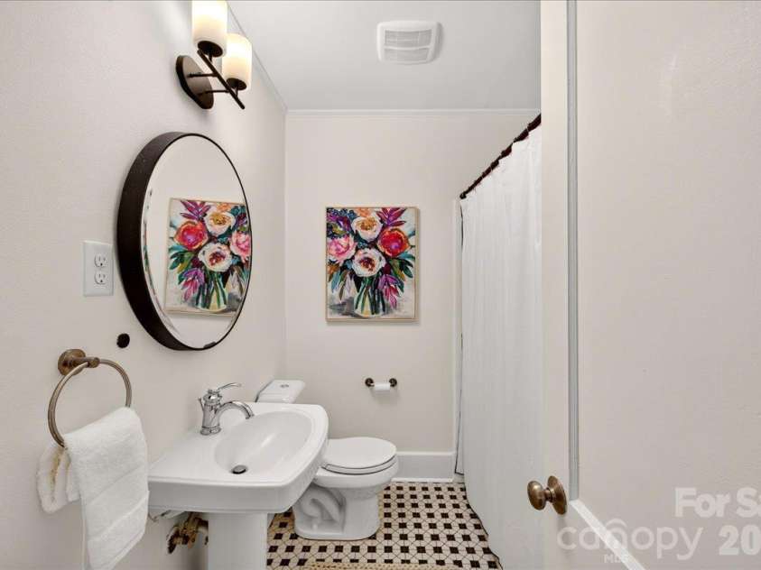 2814 Virginia Avenue, Charlotte, NC 28205.  MLS# CAR4432072, YatesRealty ID 56991. 