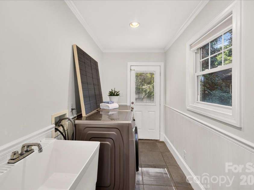 2814 Virginia Avenue, Charlotte, NC 28205.  MLS# CAR4432072, YatesRealty ID 56991. 