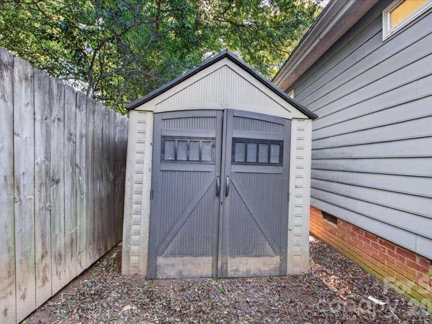 2814 Virginia Avenue, Charlotte, NC 28205.  MLS# CAR4432072, YatesRealty ID 56991. 