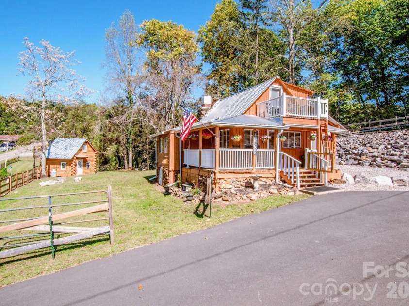 206 Mitchell Trail Road, Statesville, NC 28625.  MLS# CAR4432111, YatesRealty ID 56992. 