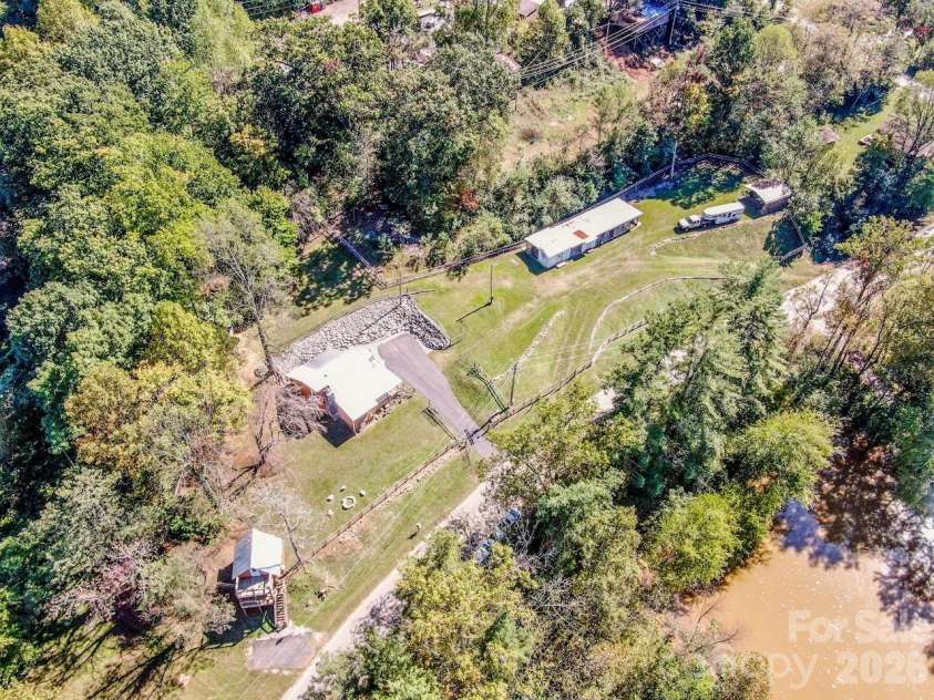 206 Mitchell Trail Road, Statesville, NC 28625.  MLS# CAR4432111, YatesRealty ID 56992. 