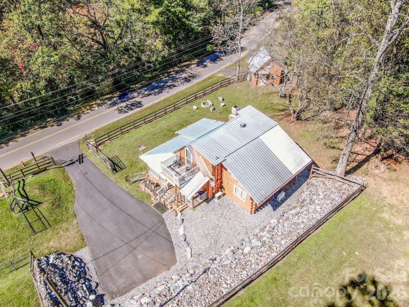 206 Mitchell Trail Road, Statesville, NC 28625.  MLS# CAR4432111, YatesRealty ID 56992. 