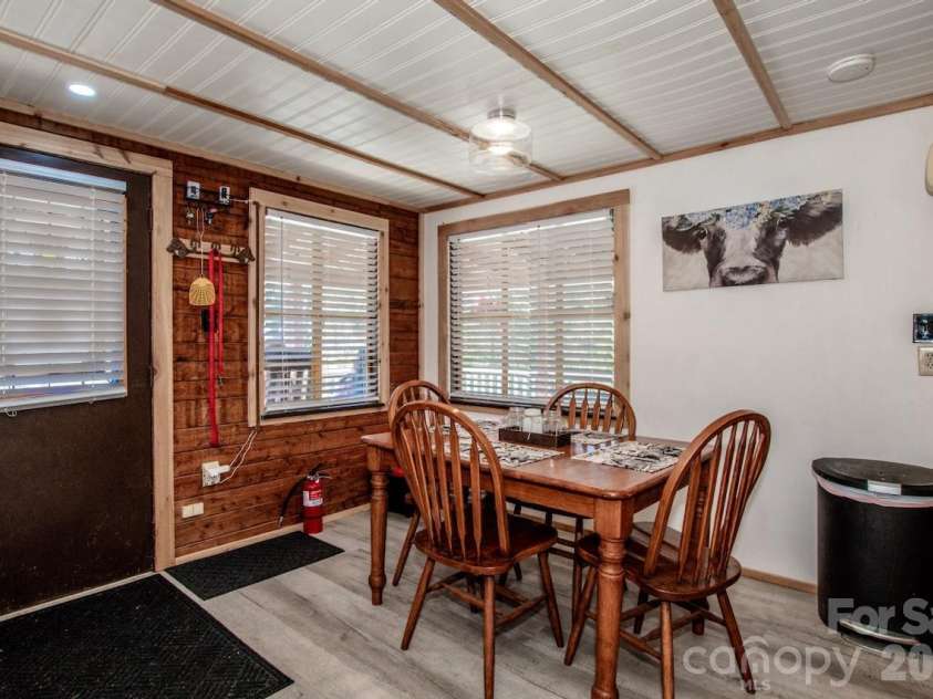 206 Mitchell Trail Road, Statesville, NC 28625.  MLS# CAR4432111, YatesRealty ID 56992. Dining