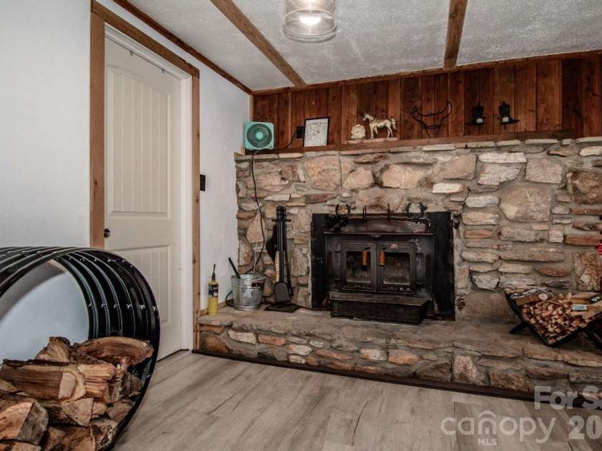 206 Mitchell Trail Road, Statesville, NC 28625.  MLS# CAR4432111, YatesRealty ID 56992. Fireplace