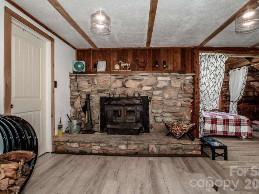 206 Mitchell Trail Road, Statesville, NC 28625.  MLS# CAR4432111, YatesRealty ID 56992. Fireplace